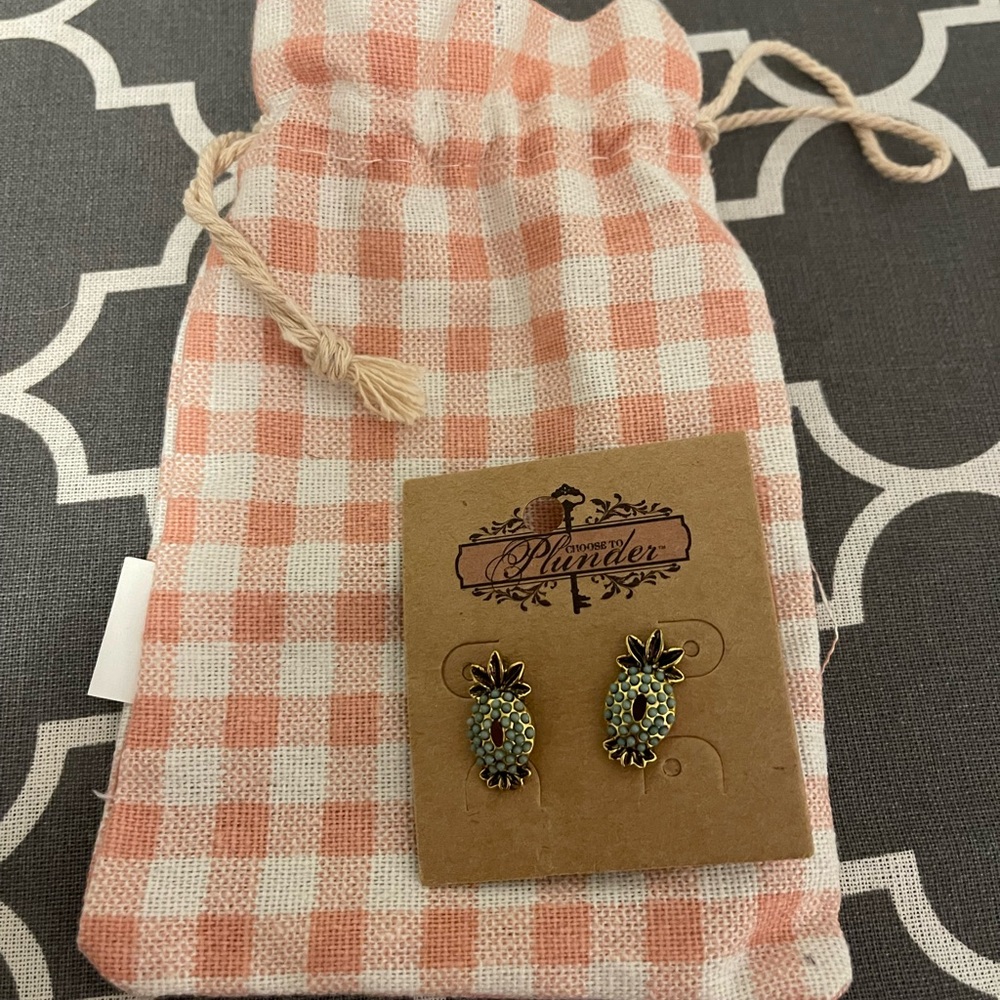 Plunder earrings